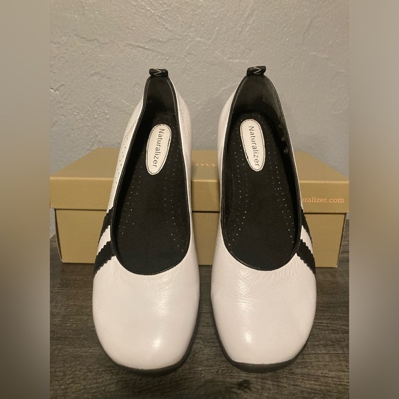 Black and White Naturalizer leather shoes - Picture 3 of 10